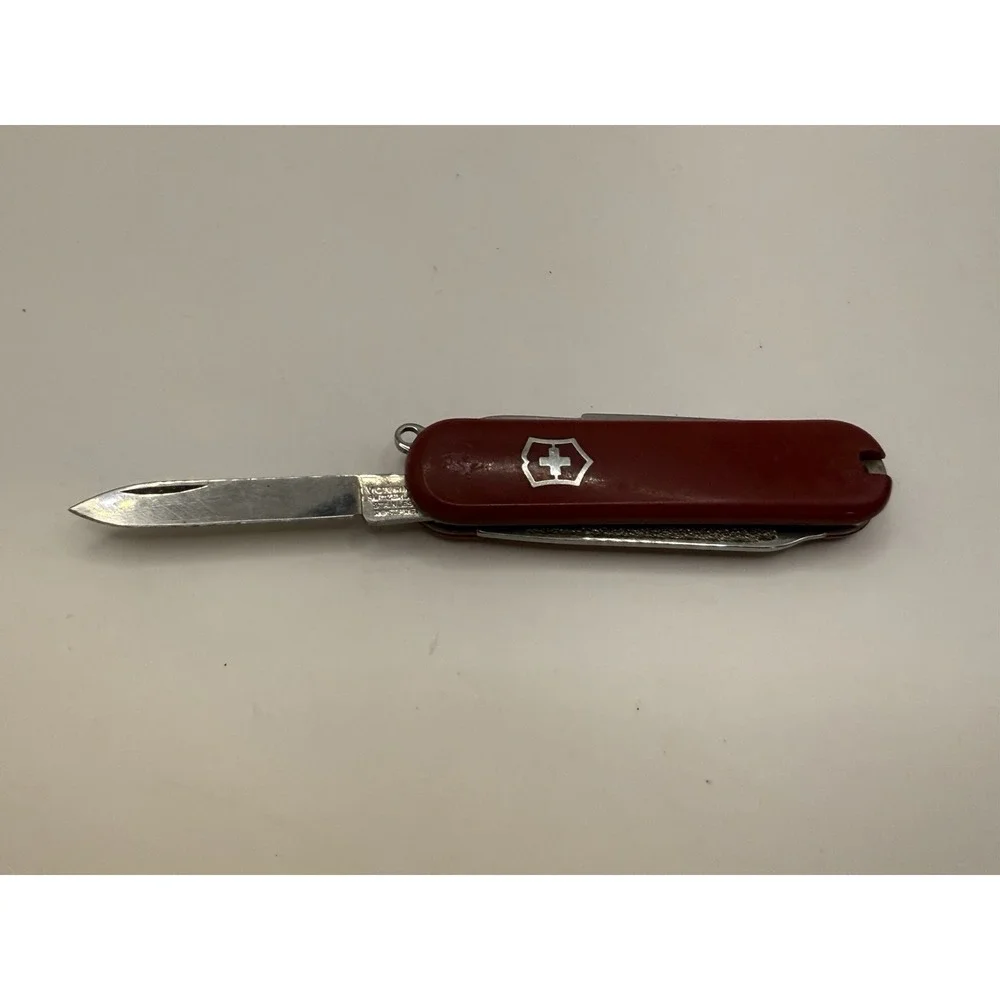 Victorinox Swiss Army Knife Red – Classic SD – Made in Switzerland – Used